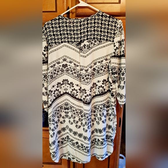 Ladies Fig and Flower Floral 3/4 Button Tunic Top Pullover Size Deep Side Slit M - Picture 7 of 11